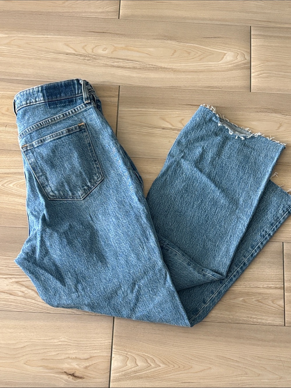 A&F Women’s Blue Denim Jeans - 90s Relaxed High Rise - Curve Love Xshort length